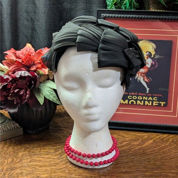 Mid Century 1950s Vintage Formal Black Pleated Fabric & Net Fascinator Tilt Hat - Picture 1 of 8